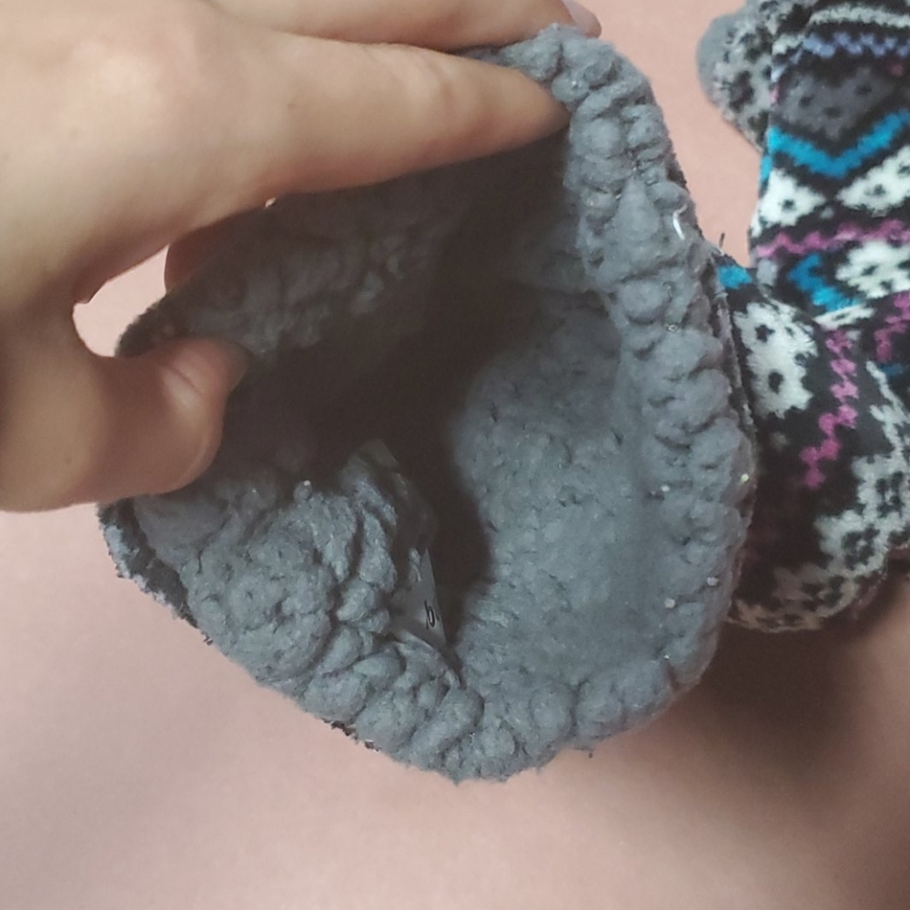 Slipers - Picture 2 of 2